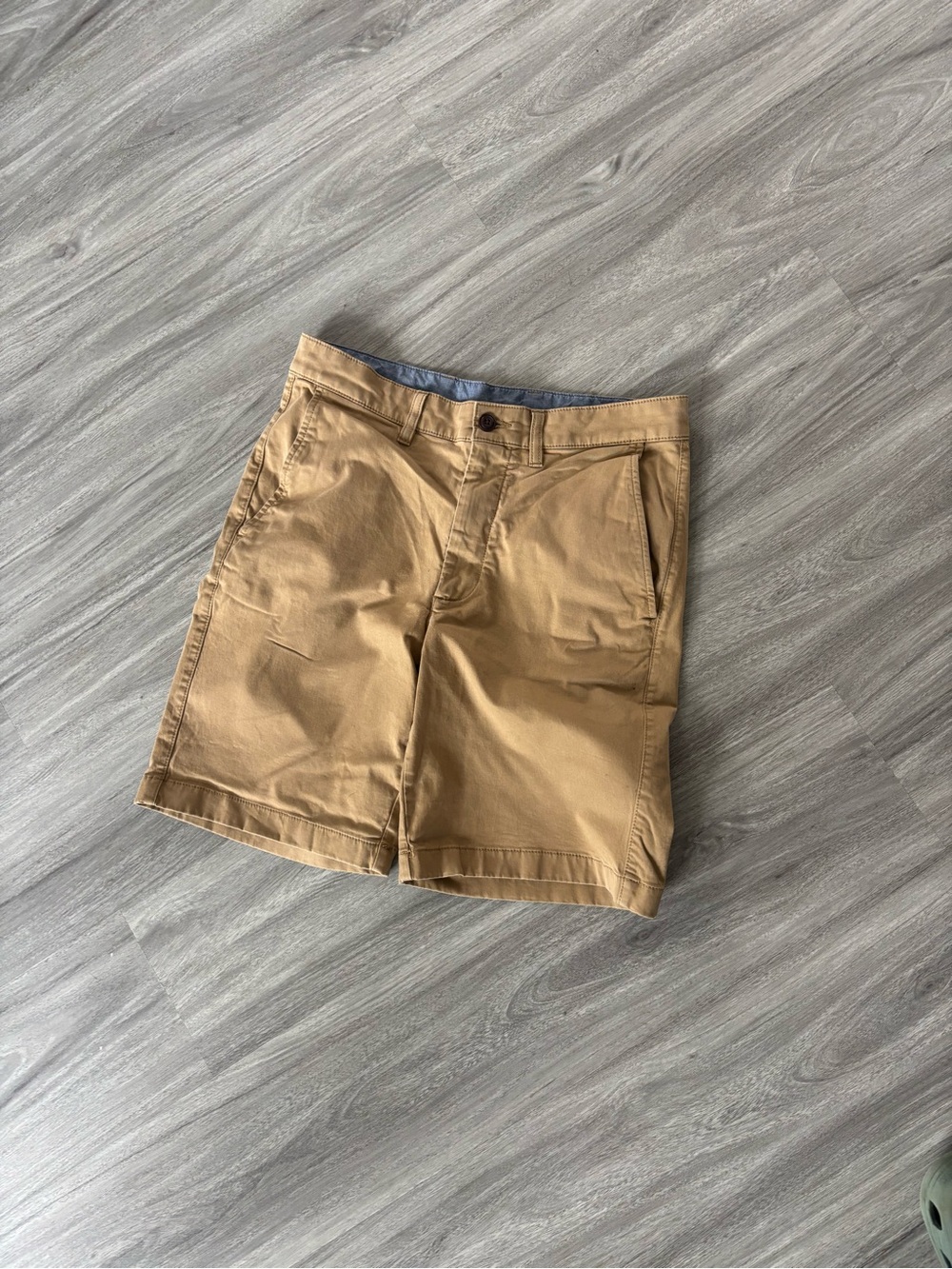 L.L. Bean Men's Tan Flat-Front Cotton Shorts